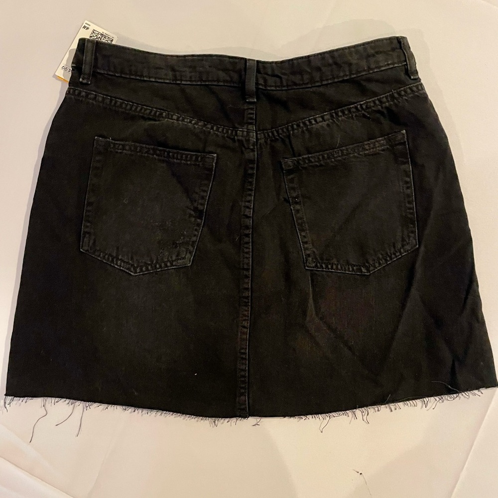 H&M NWT black denim skirt